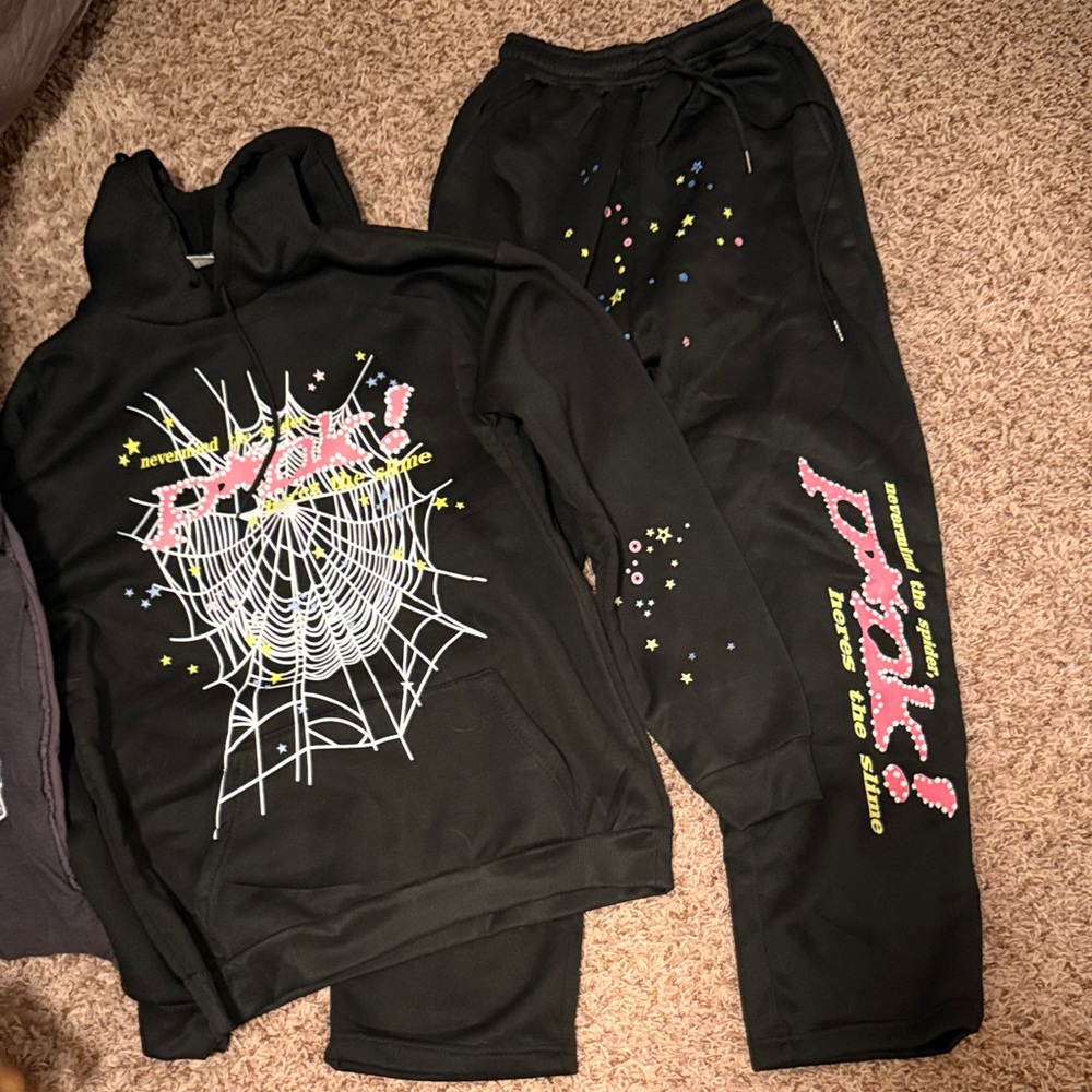 Source Unknown Black Graphic Hoodie and Sweatpants Set